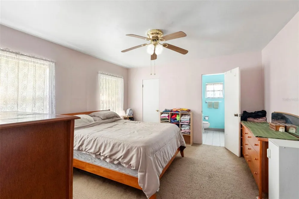 1124 54TH AVENUE St Petersburg, FL 33703