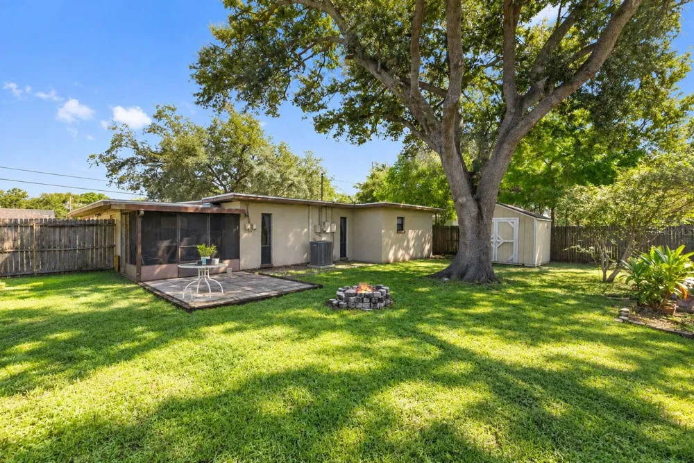 1124 54TH AVENUE St Petersburg, FL 33703