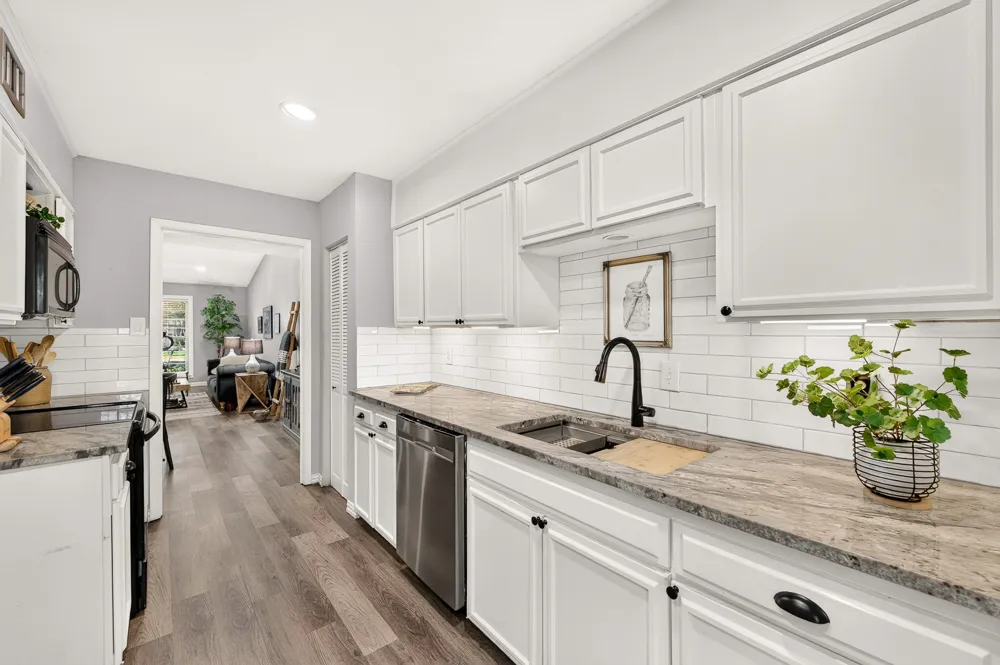 13640 Flagstone Lane Dallas, TX 75240