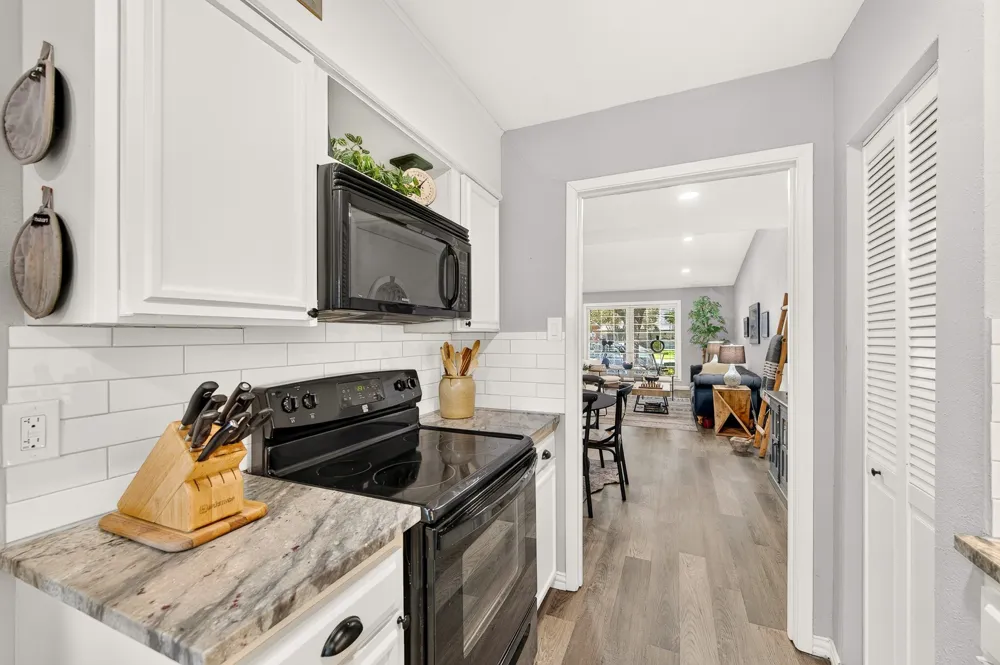 13640 Flagstone Lane Dallas, TX 75240