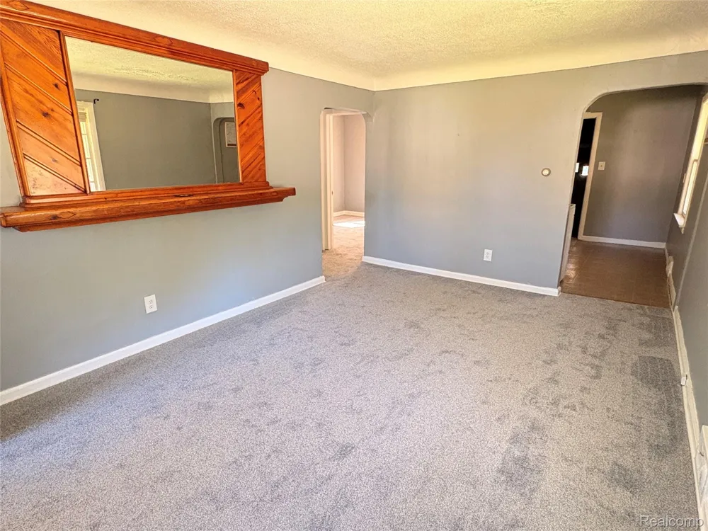 2254 E Bergin Avenue Burton City, MI 48529