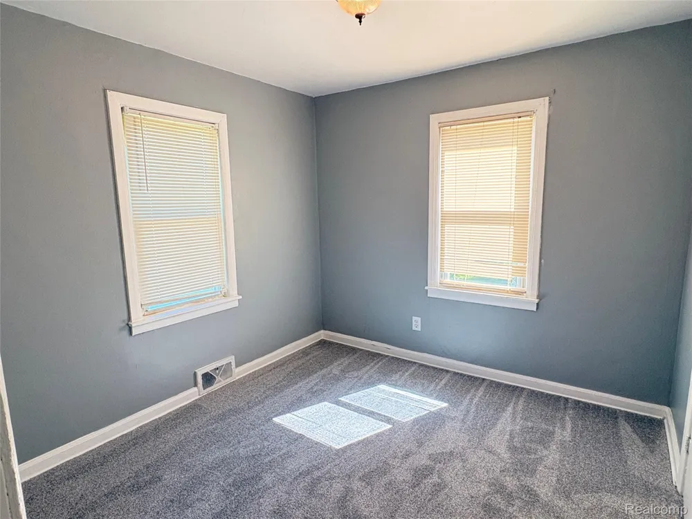 2254 E Bergin Avenue Burton City, MI 48529