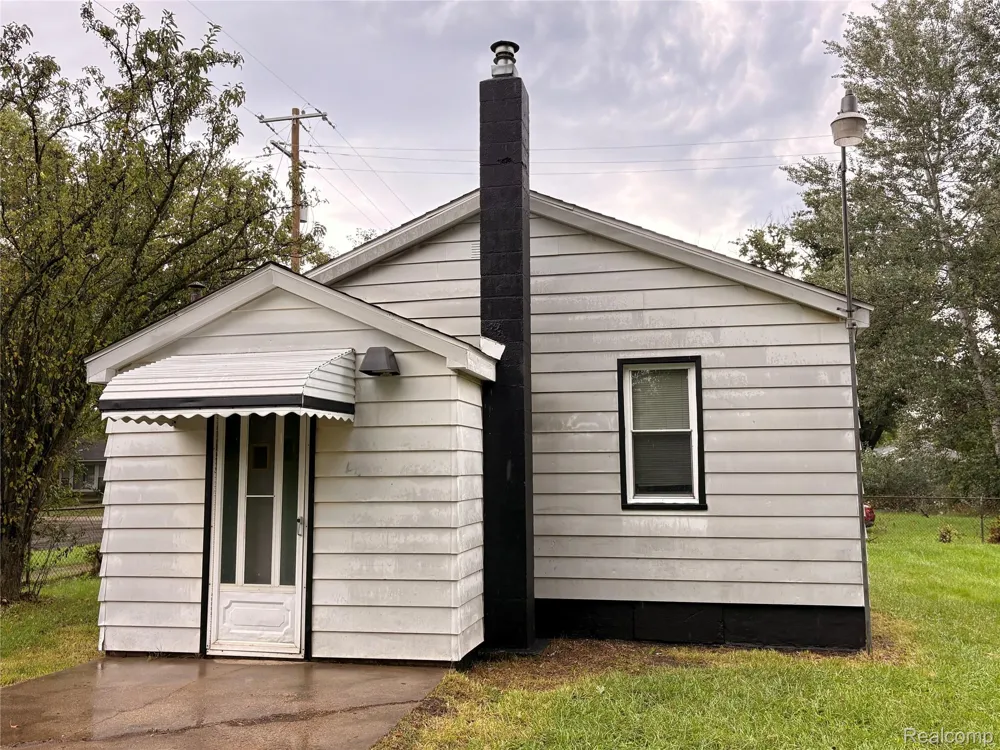2254 E Bergin Avenue Burton City, MI 48529