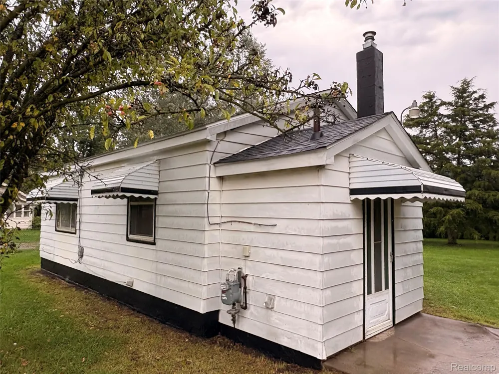 2254 E Bergin Avenue Burton City, MI 48529
