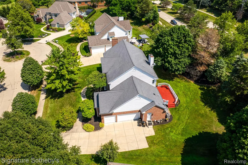 4866 Riverchase Drive Troy City, MI 48098
