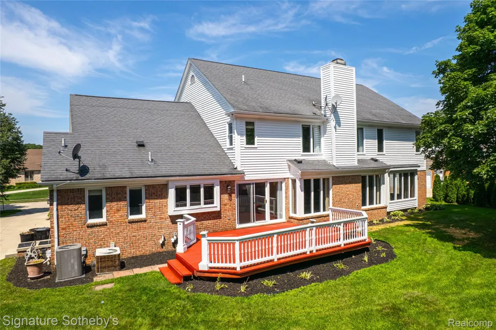 4866 Riverchase Drive Troy City, MI 48098
