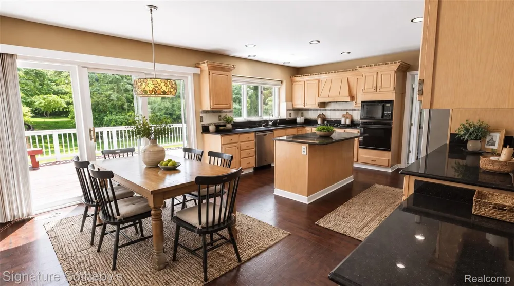 4866 Riverchase Drive Troy City, MI 48098