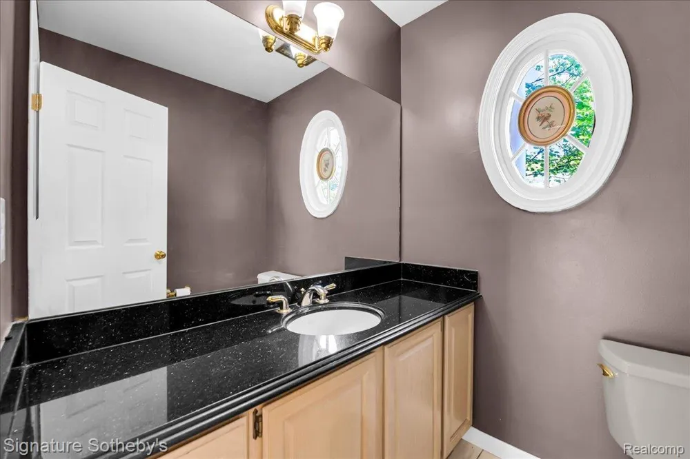 4866 Riverchase Drive Troy City, MI 48098