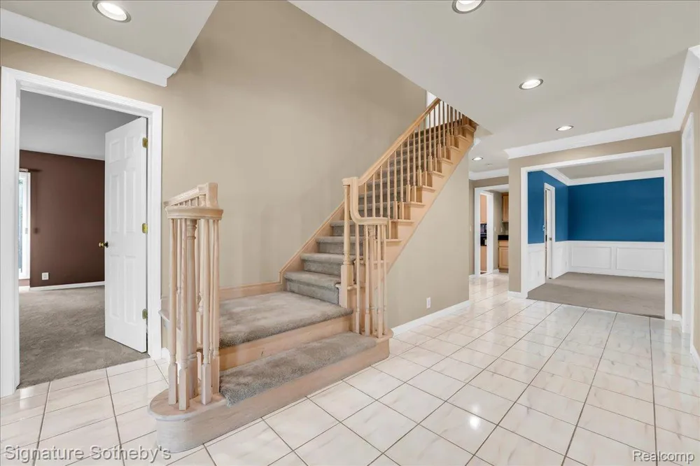 4866 Riverchase Drive Troy City, MI 48098