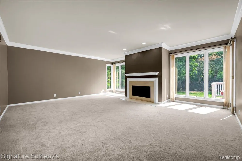 4866 Riverchase Drive Troy City, MI 48098