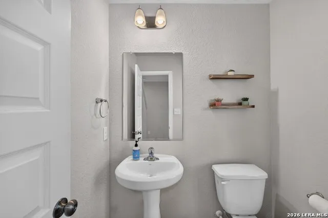 2536 Hiddenbrooke Trace Seguin, TX 78155
