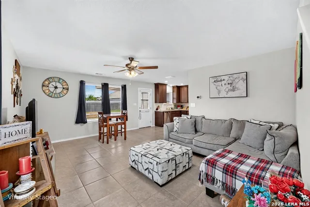 2536 Hiddenbrooke Trace Seguin, TX 78155