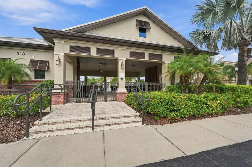 5237 5TH WAY St Petersburg, FL 33703
