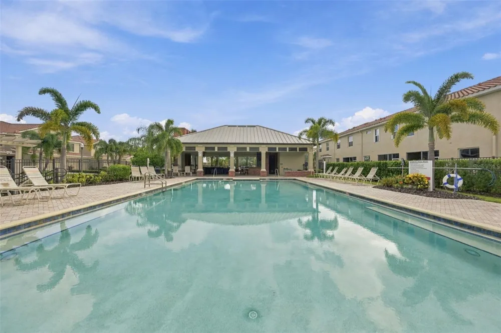 5237 5TH WAY St Petersburg, FL 33703
