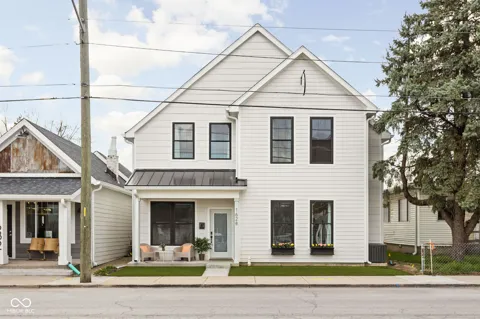 1628 S East