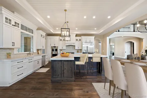 6253 Churchill Drive