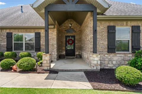 5819 W Cane Hill Drive