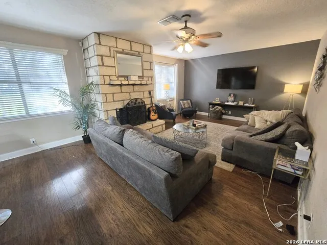 8419 BRANCH HOLLOW DR Universal City, TX 78148