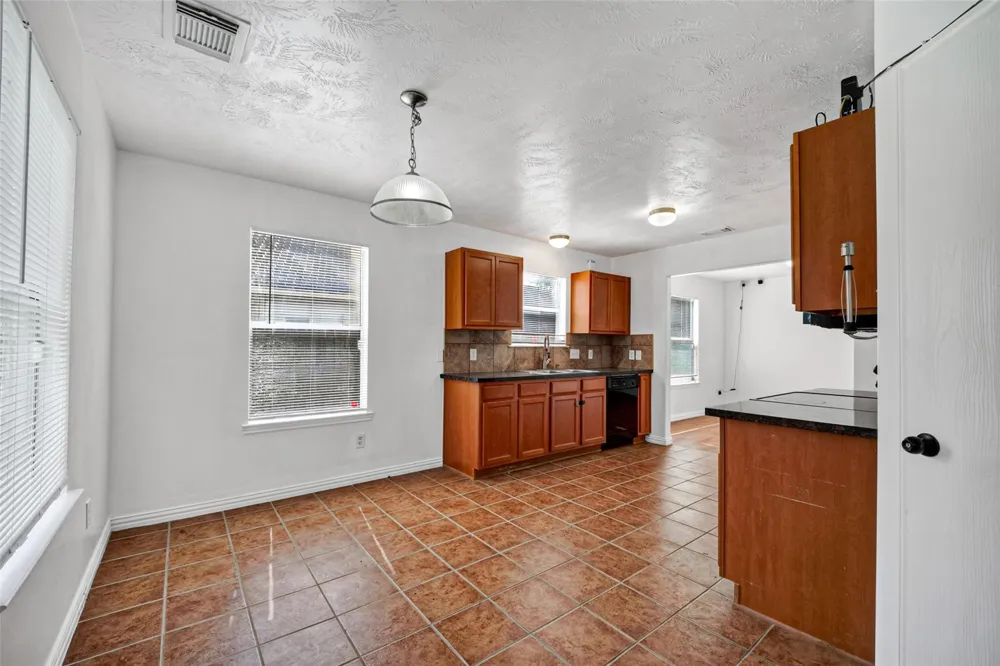 4403 Sprangletop Avenue Baytown, TX 77521