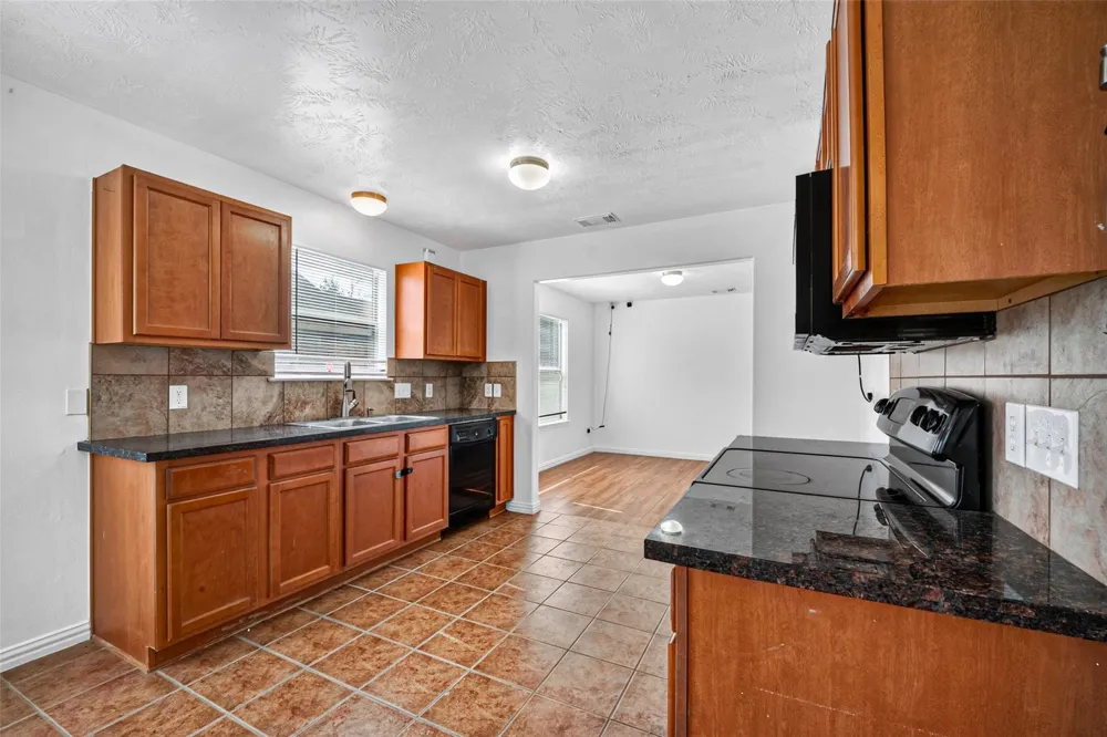 4403 Sprangletop Avenue Baytown, TX 77521