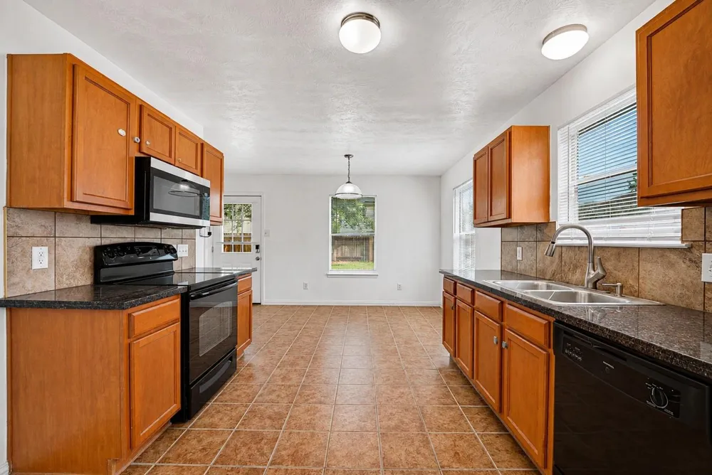 4403 Sprangletop Avenue Baytown, TX 77521