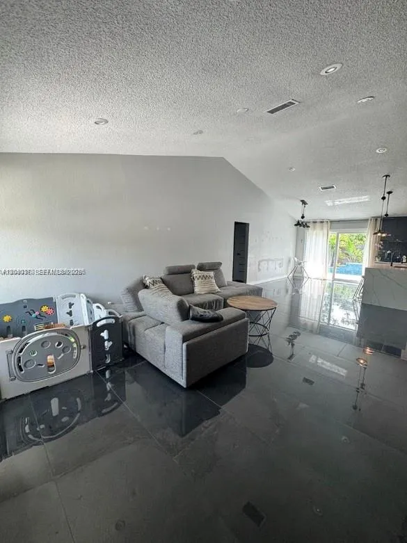 3415 55th Dr E Bradenton, FL 34203