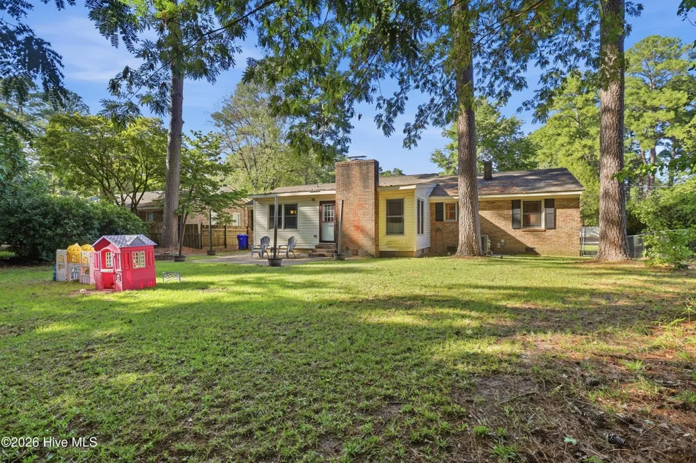 202 Lindenwood Drive Greenville, NC 27834