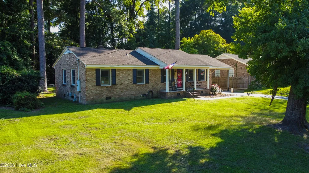 202 Lindenwood Drive Greenville, NC 27834