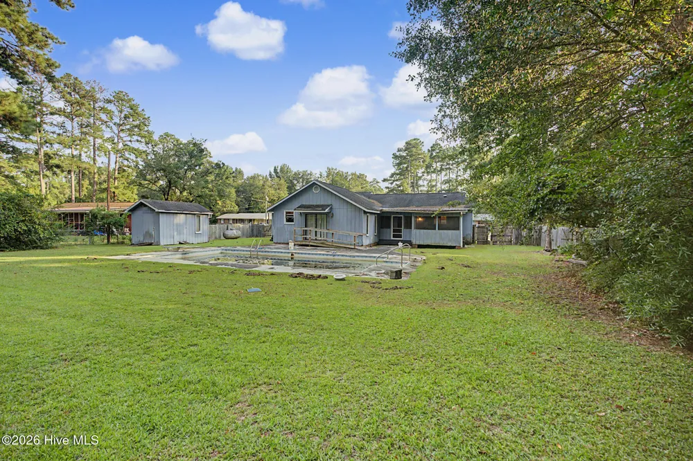 21761 W Bundy Street Wagram, NC 28396