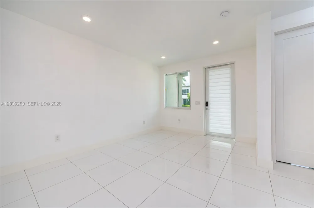 10365 NW 66th St Doral, FL 33178