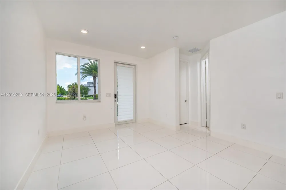10365 NW 66th St Doral, FL 33178