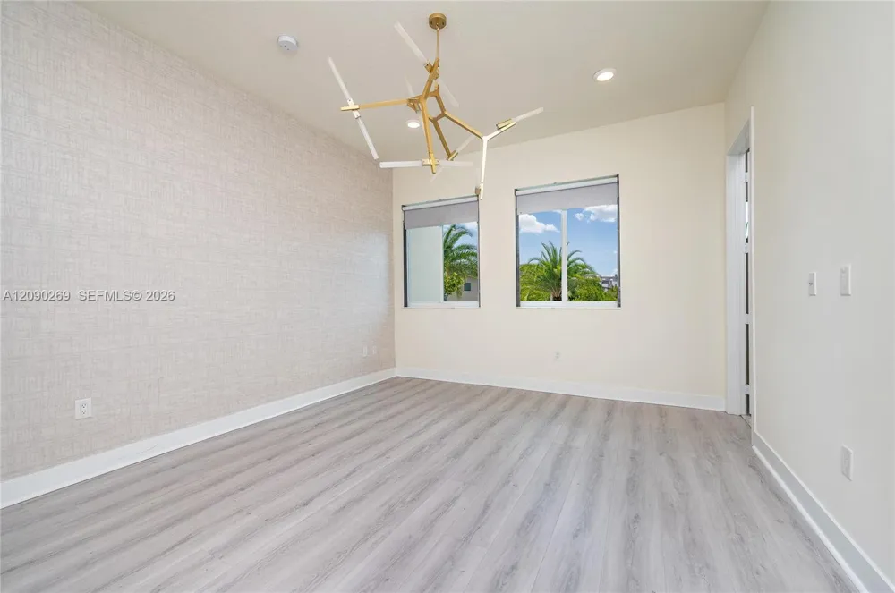 10365 NW 66th St Doral, FL 33178