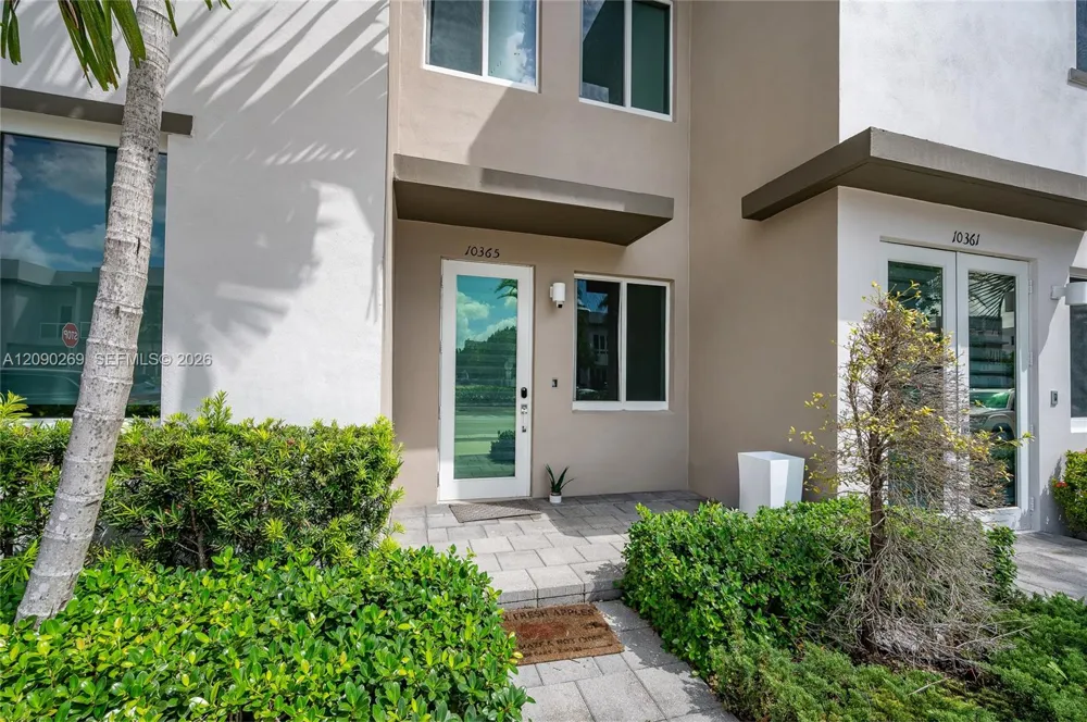 10365 NW 66th St Doral, FL 33178