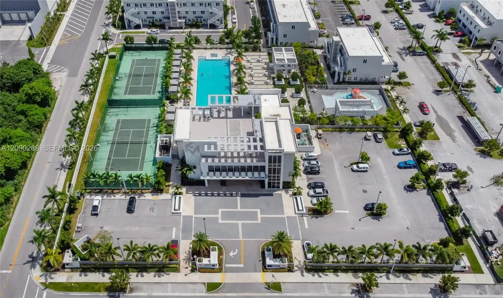 10365 NW 66th St Doral, FL 33178