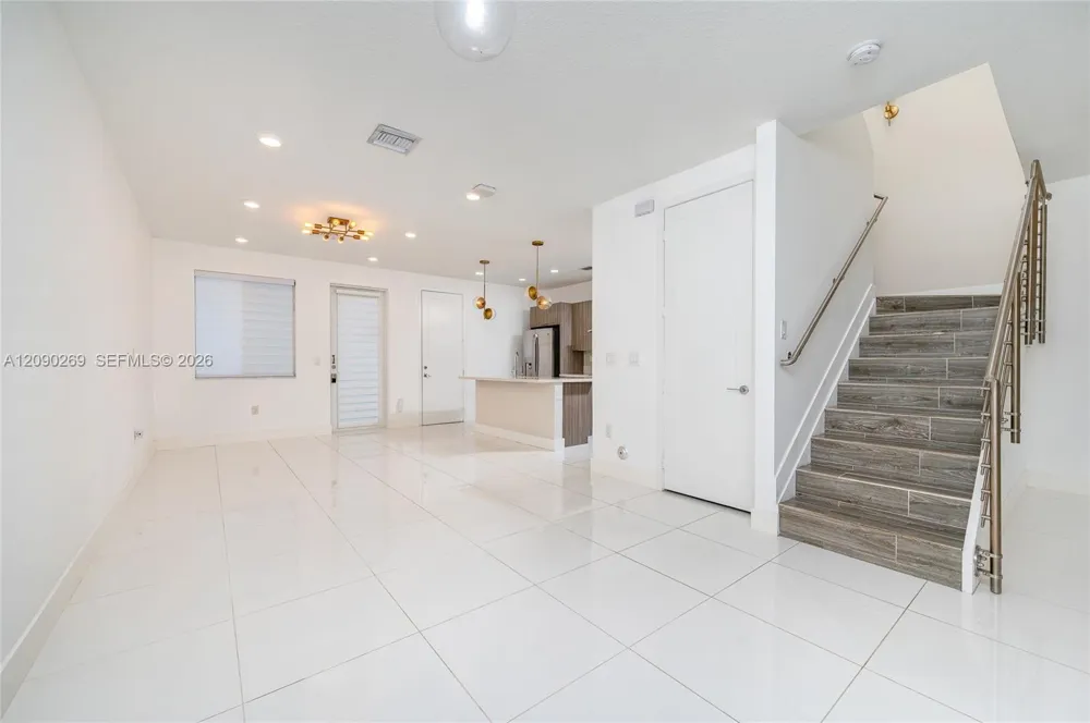 10365 NW 66th St Doral, FL 33178