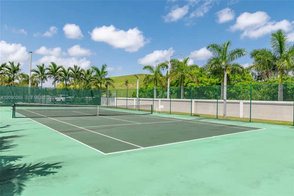 10365 NW 66th St Doral, FL 33178