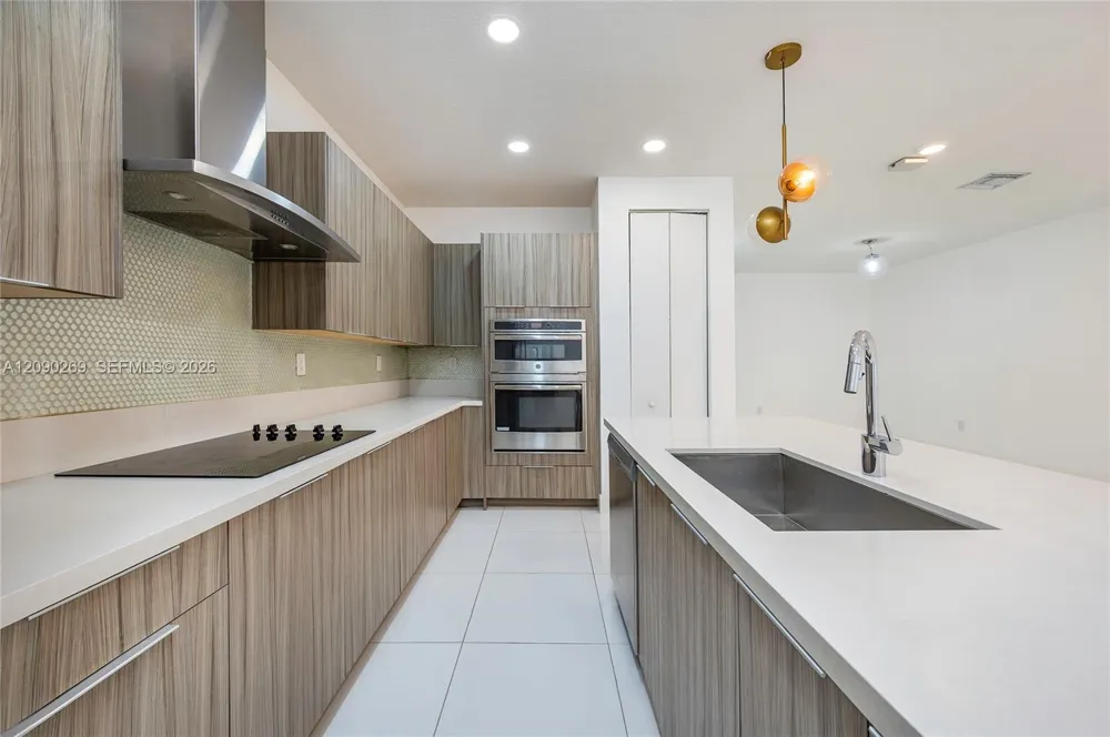 10365 NW 66th St Doral, FL 33178