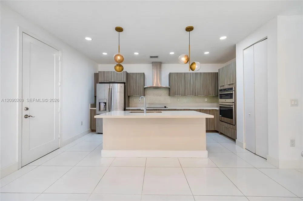 10365 NW 66th St Doral, FL 33178