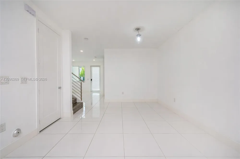 10365 NW 66th St Doral, FL 33178