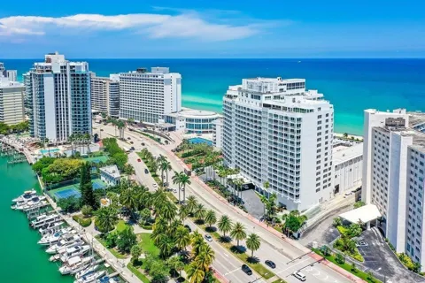 5401 Collins Ave #231