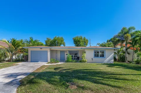 28 SE 8TH AVENUE
