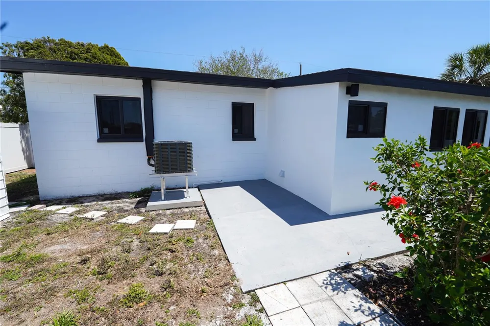 5812 LIVERPOOL DRIVE Tampa, FL 33615