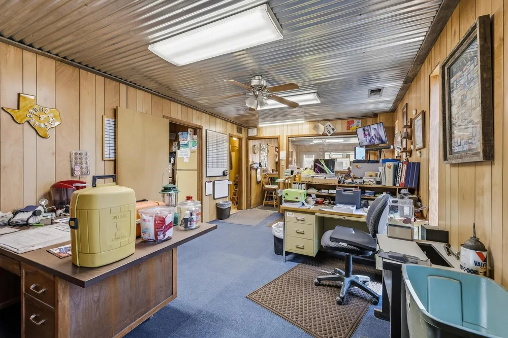 2460 Farm Road 79 Paris, TX 75460