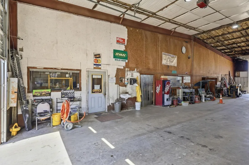 2460 Farm Road 79 Paris, TX 75460