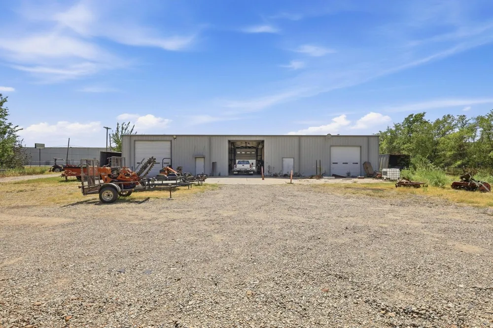 2460 Farm Road 79 Paris, TX 75460