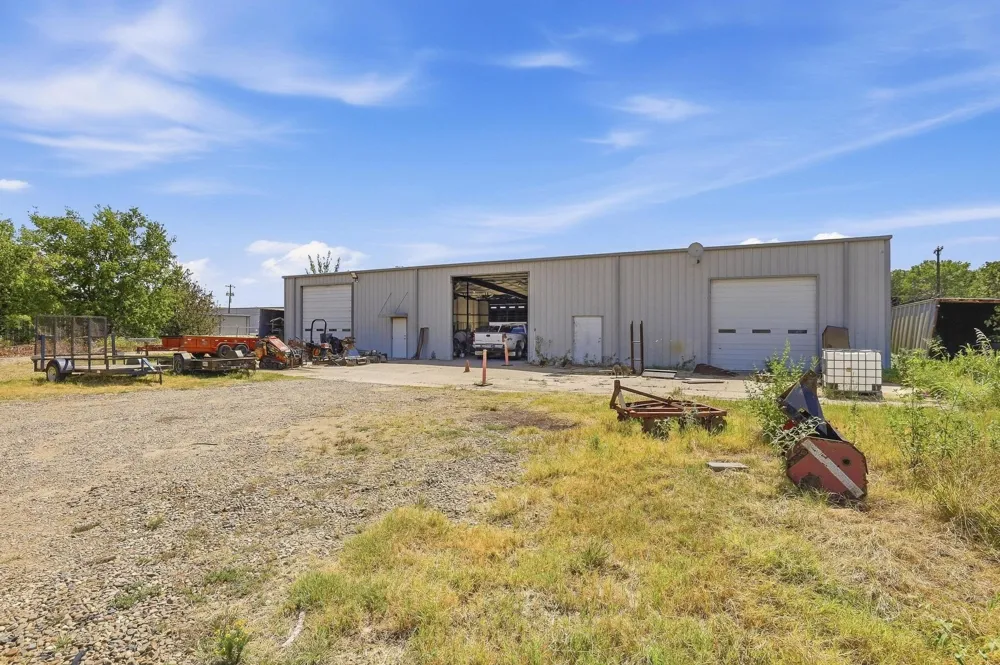 2460 Farm Road 79 Paris, TX 75460