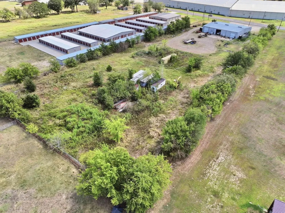 2460 Farm Road 79 Paris, TX 75460