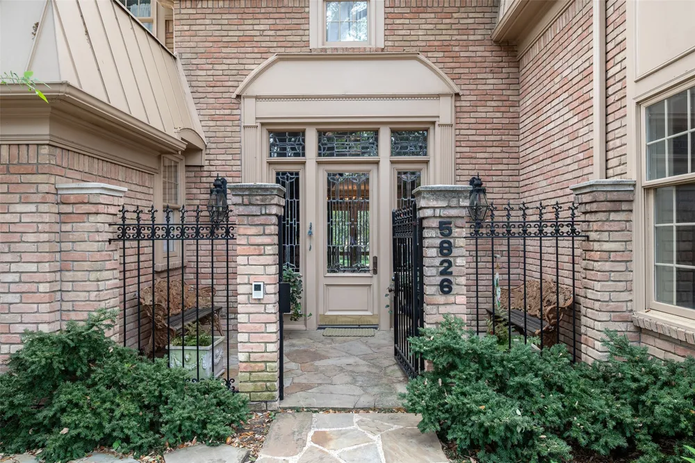 5826 Farquhar Lane Dallas, TX 75209
