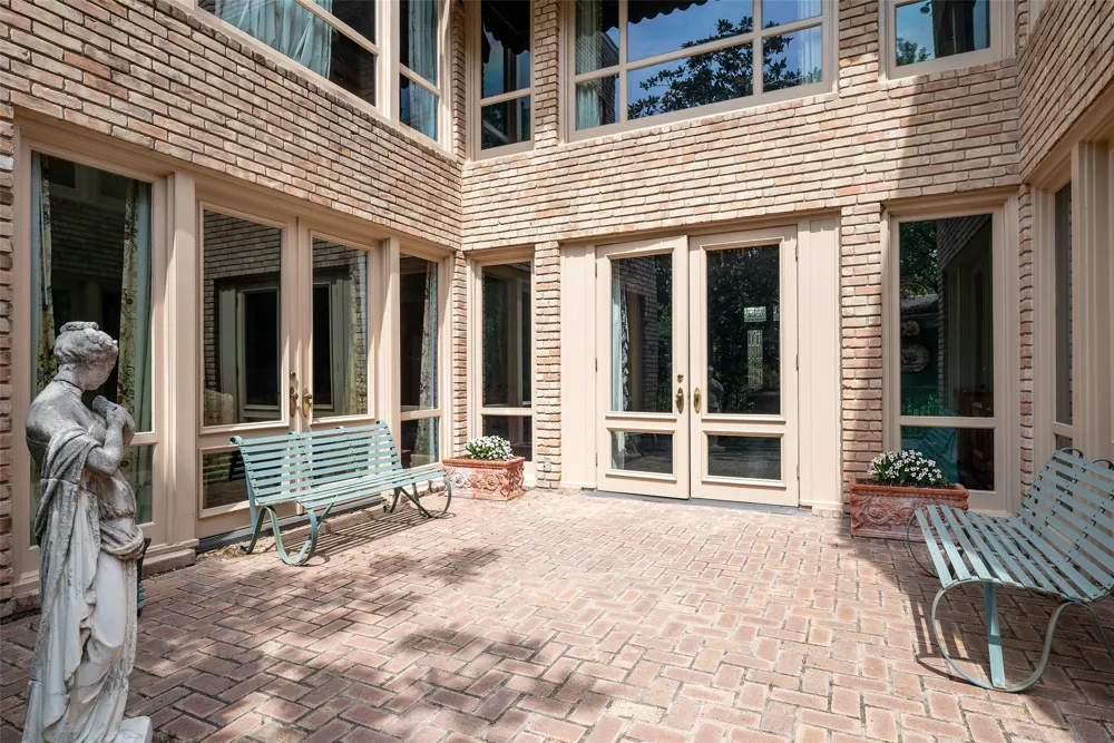 5826 Farquhar Lane Dallas, TX 75209