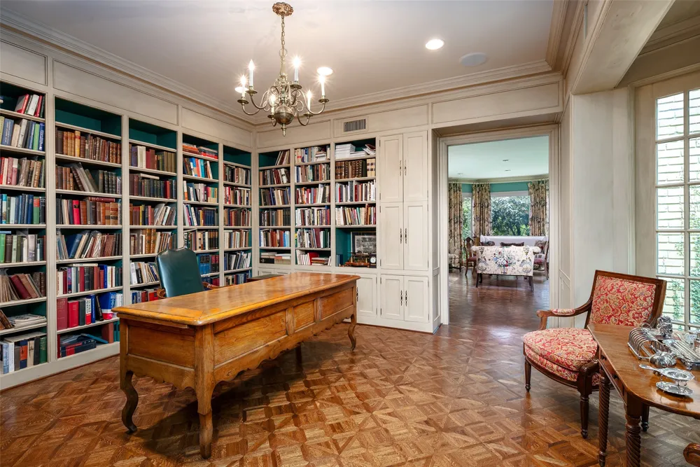 5826 Farquhar Lane Dallas, TX 75209